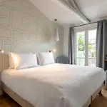 Bonsoir Madame Paris