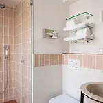 Hotel Bonsoir Madame 4*