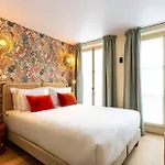 Bonsoir Madame Hotel