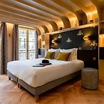 Bonsoir Madame Hotel