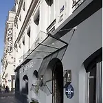 Bonsoir Madame Hotel