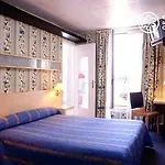 Bonsoir Madame Hotel