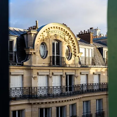 Bonsoir Madame Otel 4*