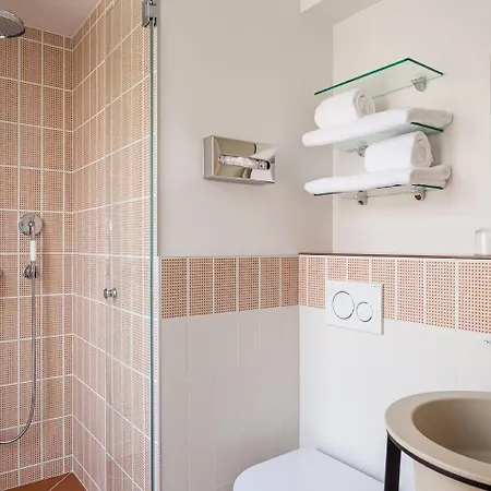 Otel Bonsoir Madame 4*