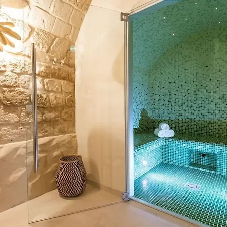 Bonsoir Madame Otel 4*