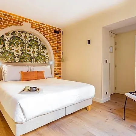 Hotel Bonsoir Madame 4*