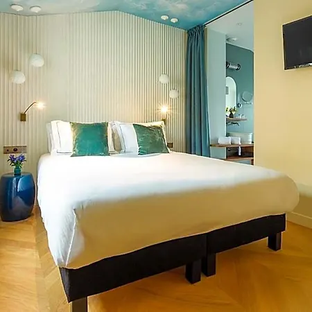 Bonsoir Madame Hotel