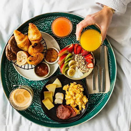 Bonsoir Madame Hotel 4*
