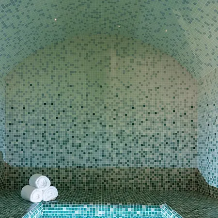 Hotel Bonsoir Madame 4*