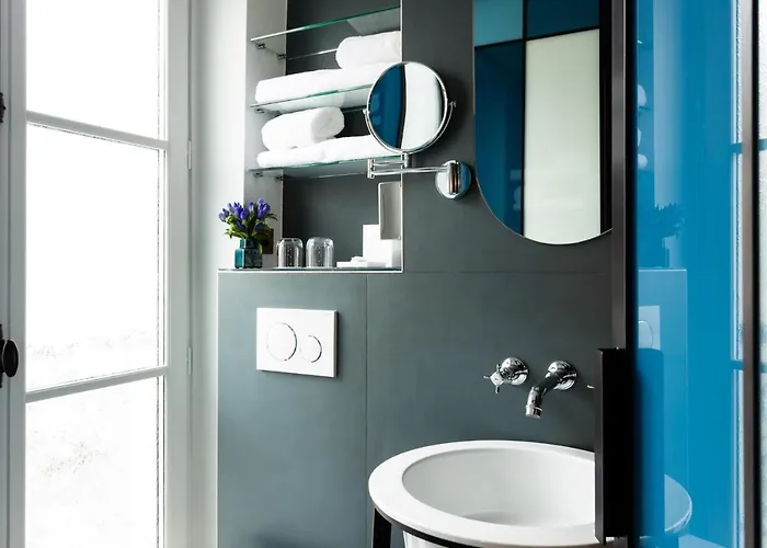 Bonsoir Madame Hotel 4*