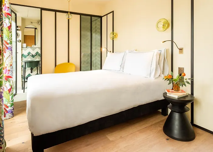 Hotel Bonsoir Madame 4*