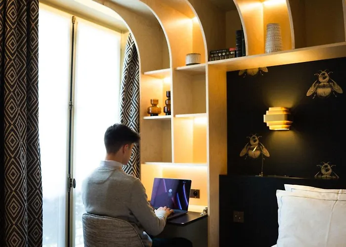 Bonsoir Madame Hotel 4*