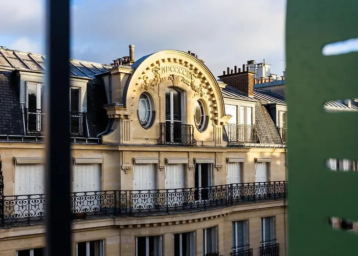 Bonsoir Madame Hotel 4*