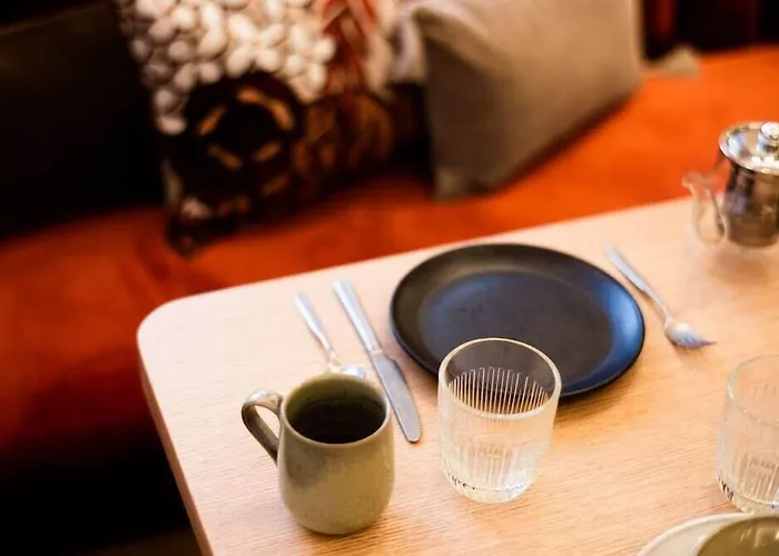 Bonsoir Madame Hotel