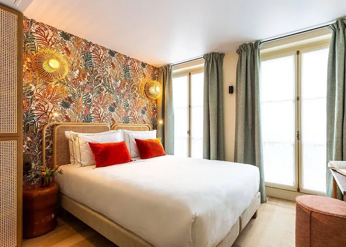 Bonsoir Madame Hotel