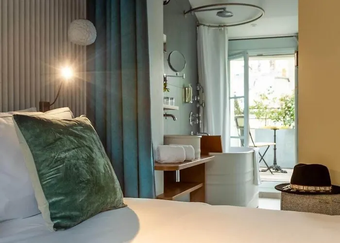 Hotel Bonsoir Madame 4*