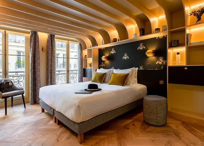 Bonsoir Madame Hotel