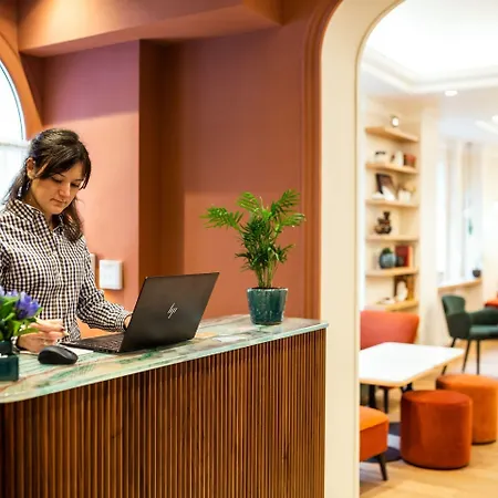 Bonsoir Madame Parijs