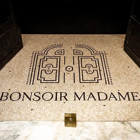 Bonsoir Madame Hotel 4*