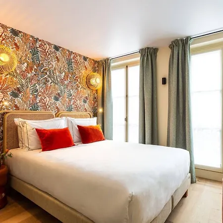 Bonsoir Madame Hotel