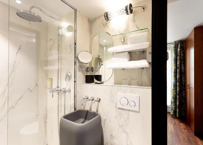 Bonsoir Madame Paris