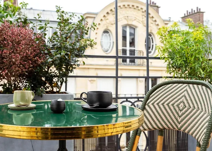 Bonsoir Madame Paris